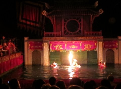 HALONG THEATRE2.jpg